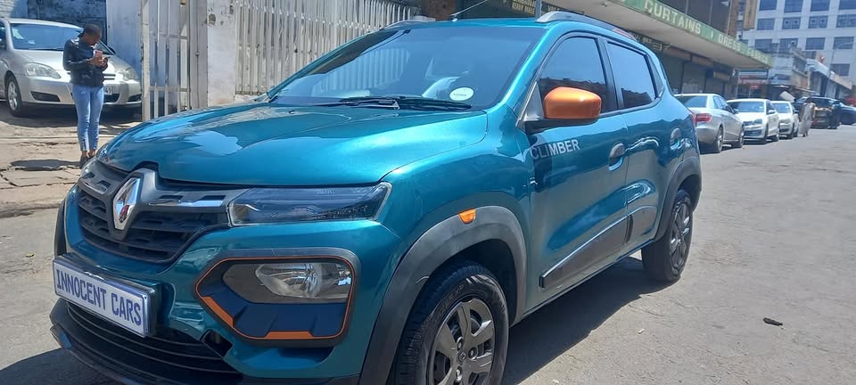 2020 RENAULT KWID 1.0, MANUAL, GREEN COLOUR,