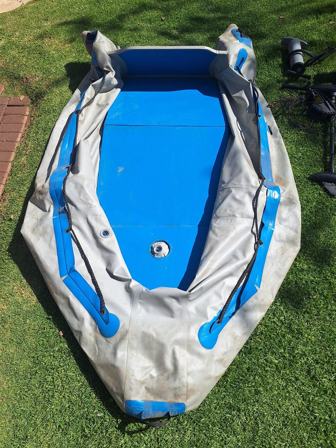 Inflatable boat with Fishfinder