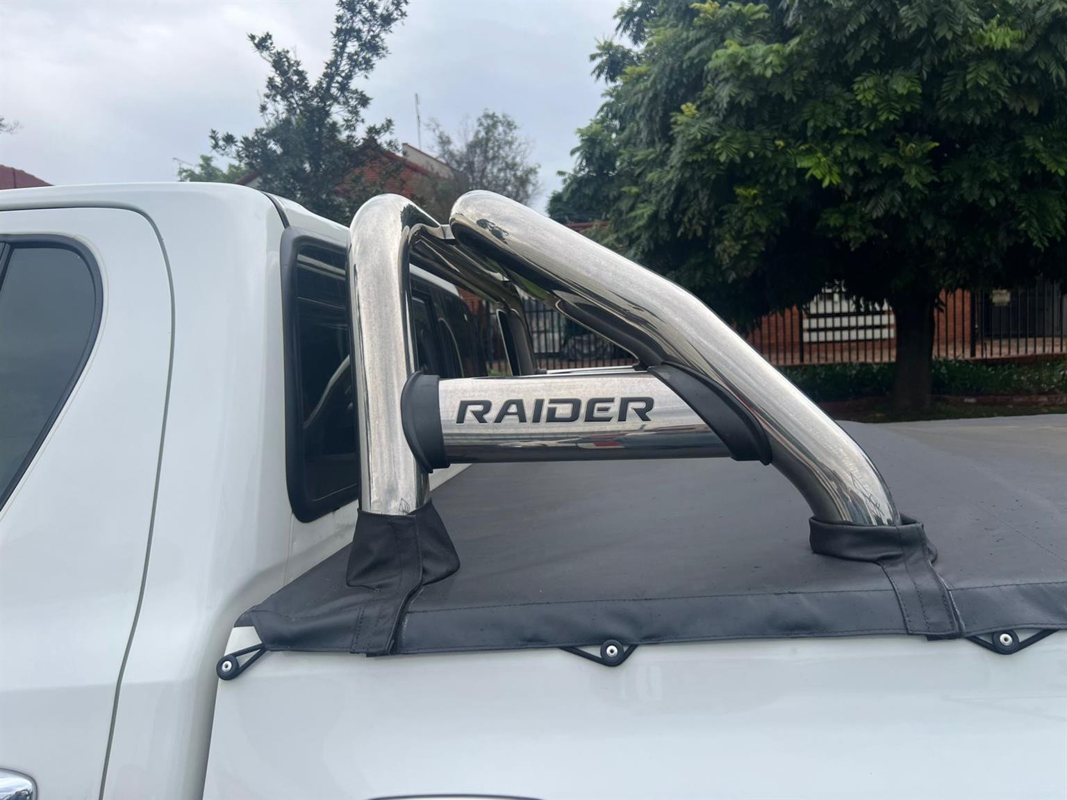 Toyota Raider Rollbar and tonneau cover - Private Seller Toyota Raider Rollbar and tonneau cover - Private Seller