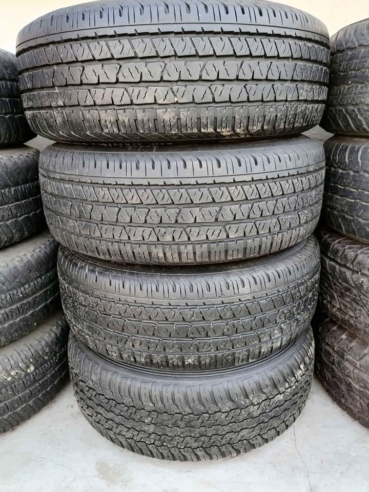 Toyota Hilux 18inch(WITH USED TYRES) - Private Seller Toyota Hilux 18inch(WITH USED TYRES) - Private Seller