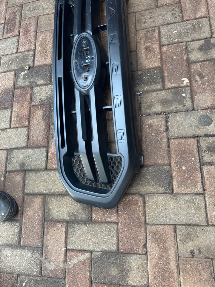 Ford Ranger T8 Main Front Bumper Grill - Private Seller Ford Ranger T8 Main Front Bumper Grill - Private Seller