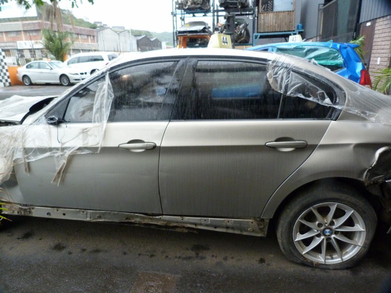 BMW 320i E90 AT - 2010 - Private Seller BMW 320i E90 AT - 2010 - Private Seller