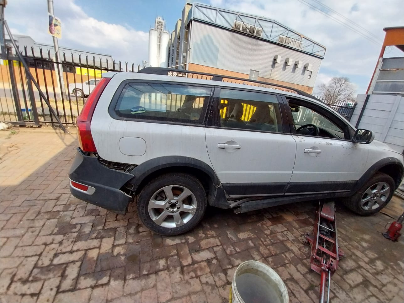 Volvo XC70 T6 2008 stripping for spares - Private Seller
