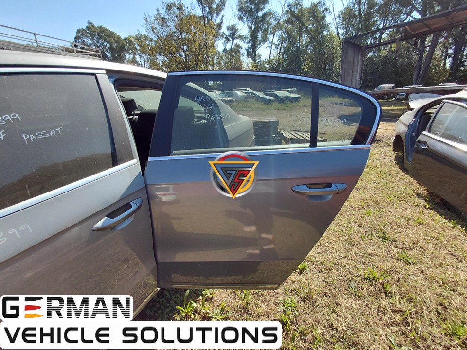 2015 Volkswagen Passat car door available second hand oem part