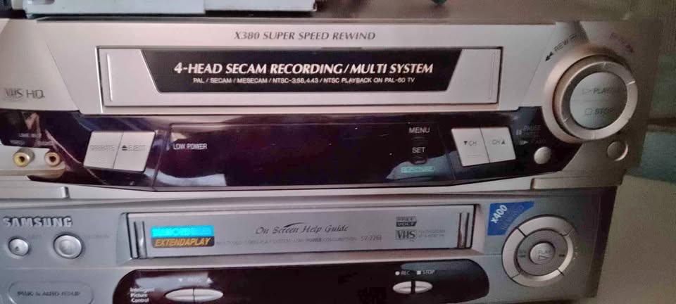 Vhs video players