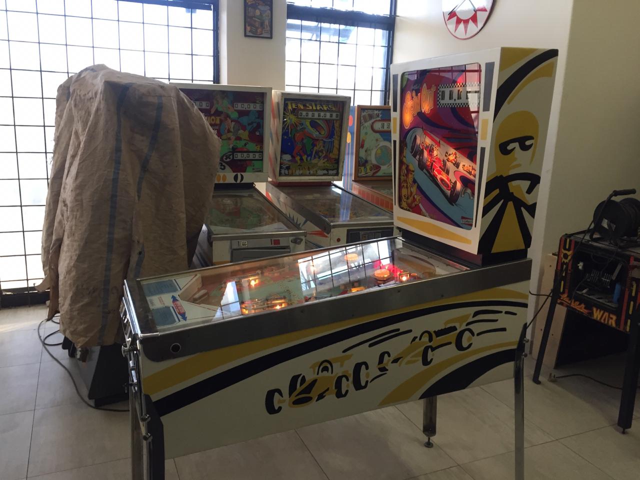 Spin Out by Gottlieb , a 1 player pinball machine 