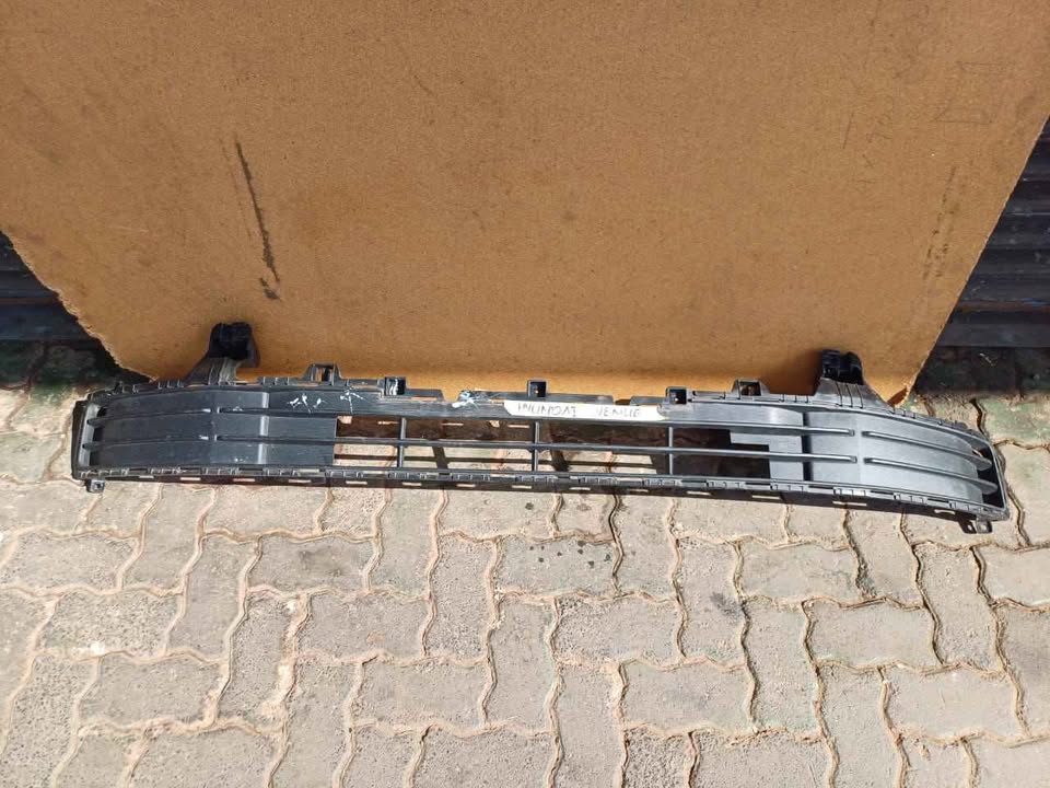Hyundai venue bumper Grill (for sale) - Private Seller