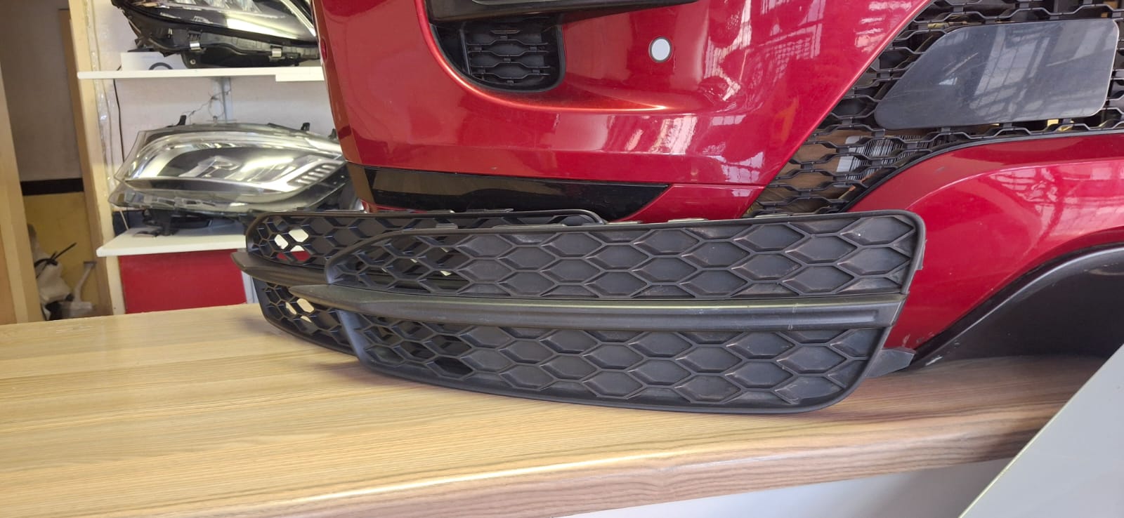 2016 AUDI A6 FOGLIGHT COVER RIGHTSIDE FOR SALE IN EXCELLENT CONDITION - Private Seller 2016 AUDI A6 FOGLIGHT COVER RIGHTSIDE FOR SALE IN EXCELLENT CONDITION - Private Seller