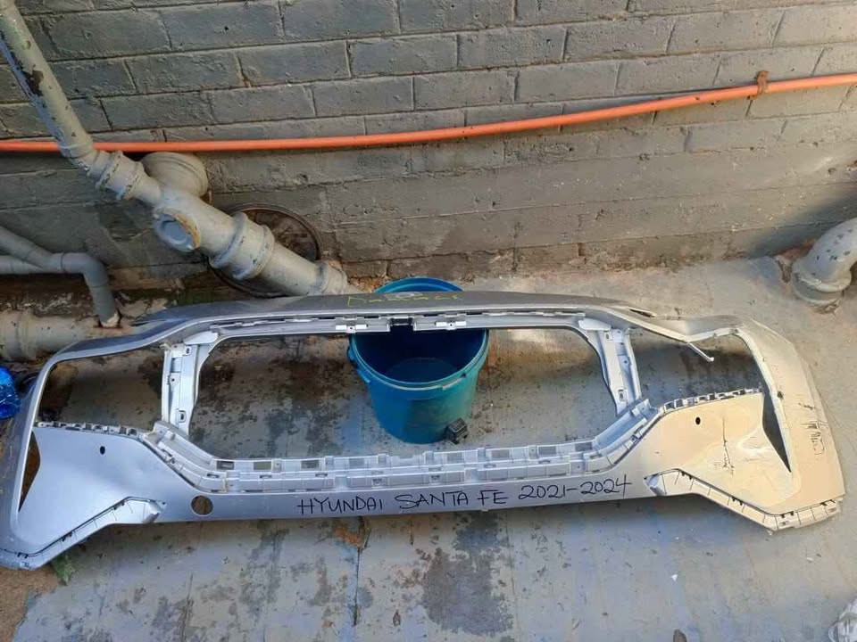 2021 HYUNDAI SANTA FE FRONT BUMPER - Private Seller 2021 HYUNDAI SANTA FE FRONT BUMPER - Private Seller