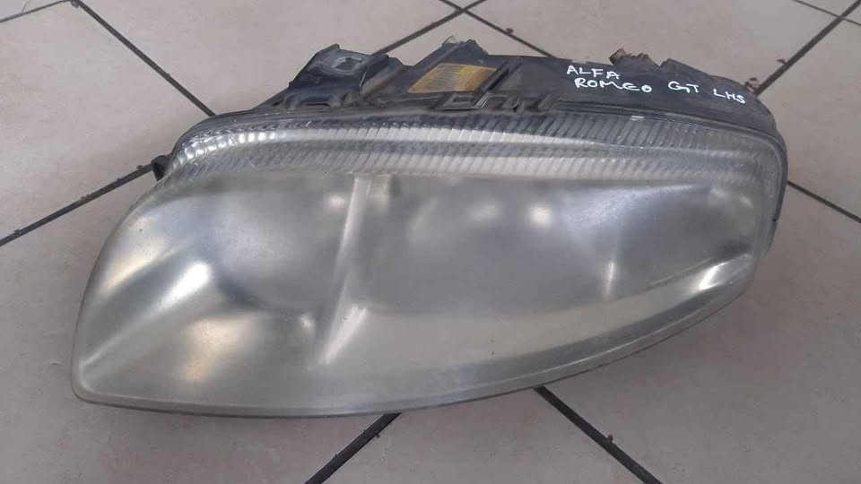 Alfa Romeo GT LHS headlight - Private Seller Alfa Romeo GT LHS headlight - Private Seller