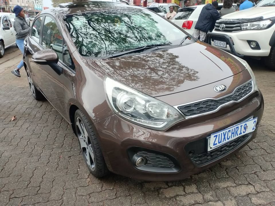 2015 KIA RIO 1.4TEC MANUAL
