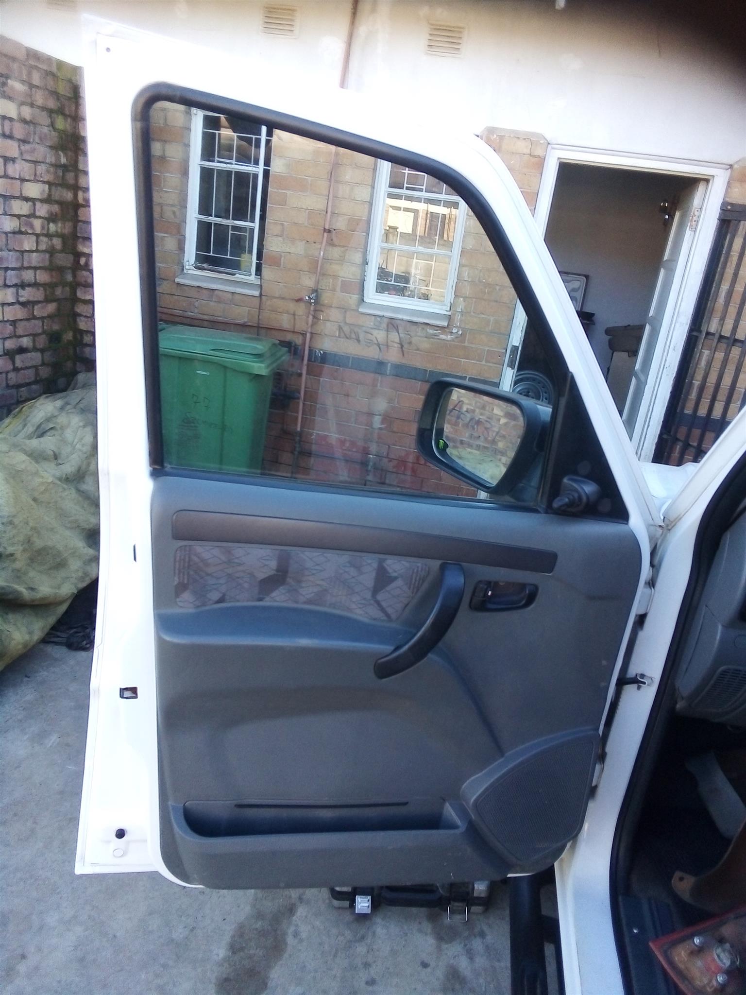 MAHINDRA 2.2 & 2.5 NEF DOORS. - Private Seller MAHINDRA 2.2 & 2.5 NEF DOORS. - Private Seller