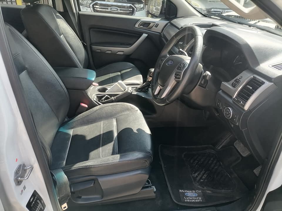 2021 Ford ranger 2.0 XLT Automatic with a leather seat and Service history