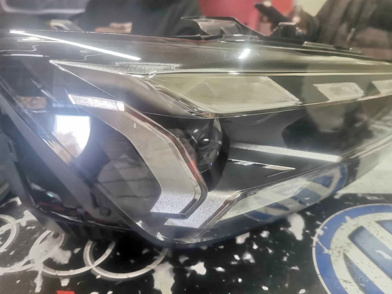 Audi Q2 right headlight - Private Seller Audi Q2 right headlight - Private Seller