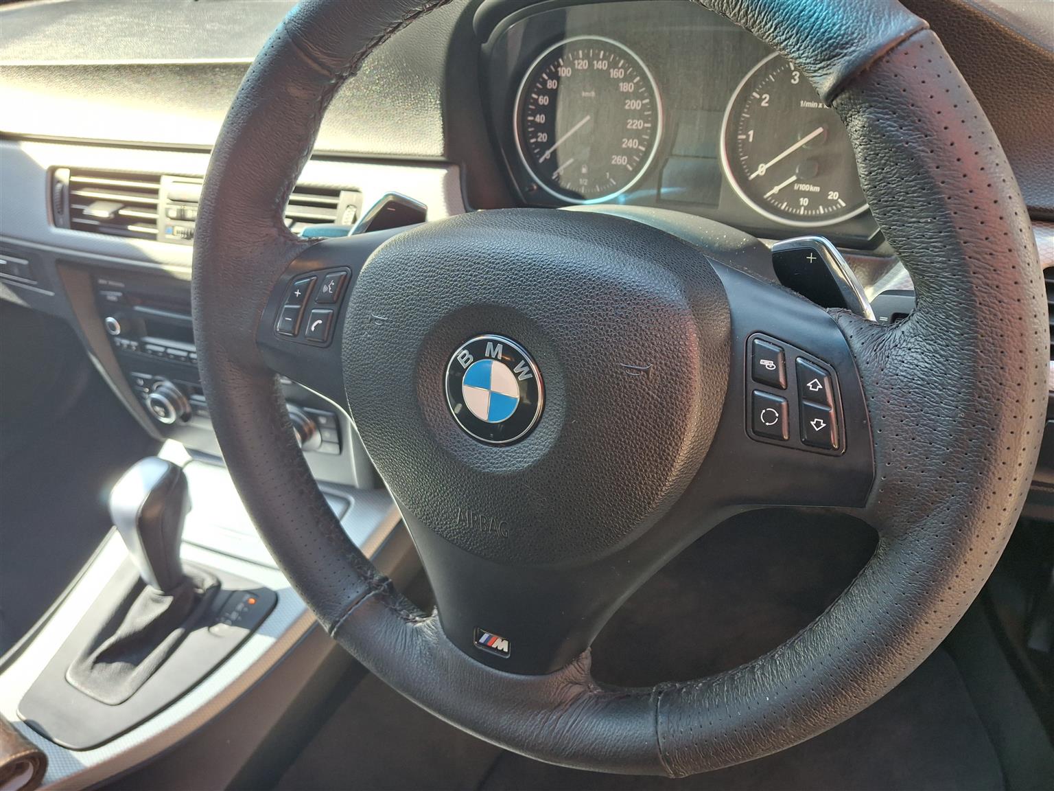 BMW E90 325i 2011 Model
