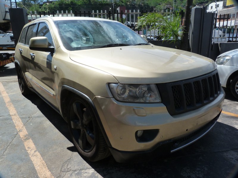 Jeep Grand Cherokee 5.7 V8 Overland AT Gold - 2012 STRIPPING FOR SPARES - Private Seller Jeep Grand Cherokee 5.7 V8 Overland AT Gold - 2012 STRIPPING FOR SPARES - Private Seller