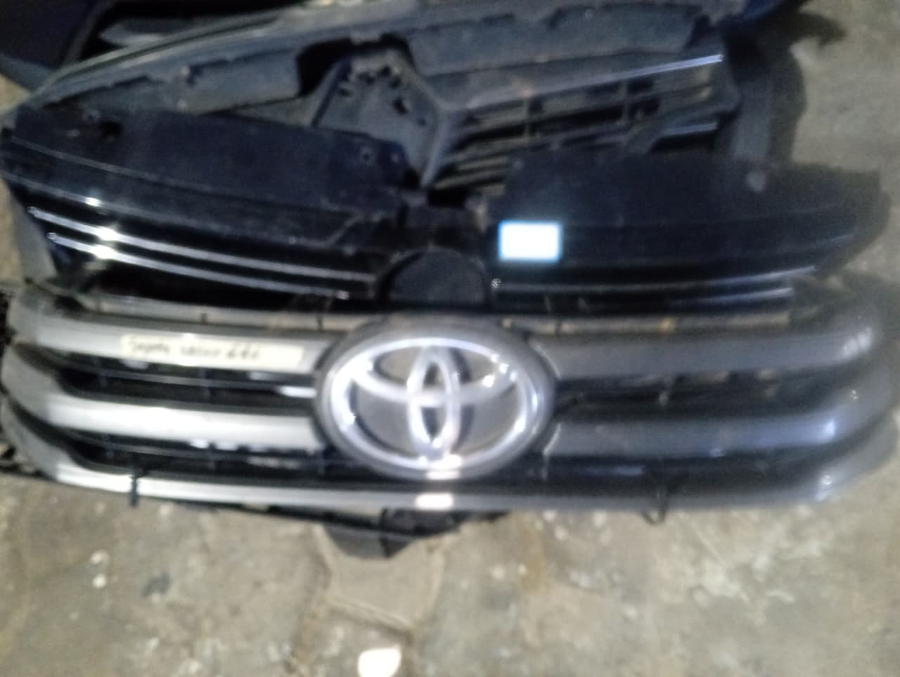 GD6 Grill for Sale Hilux - Private Seller GD6 Grill for Sale Hilux - Private Seller