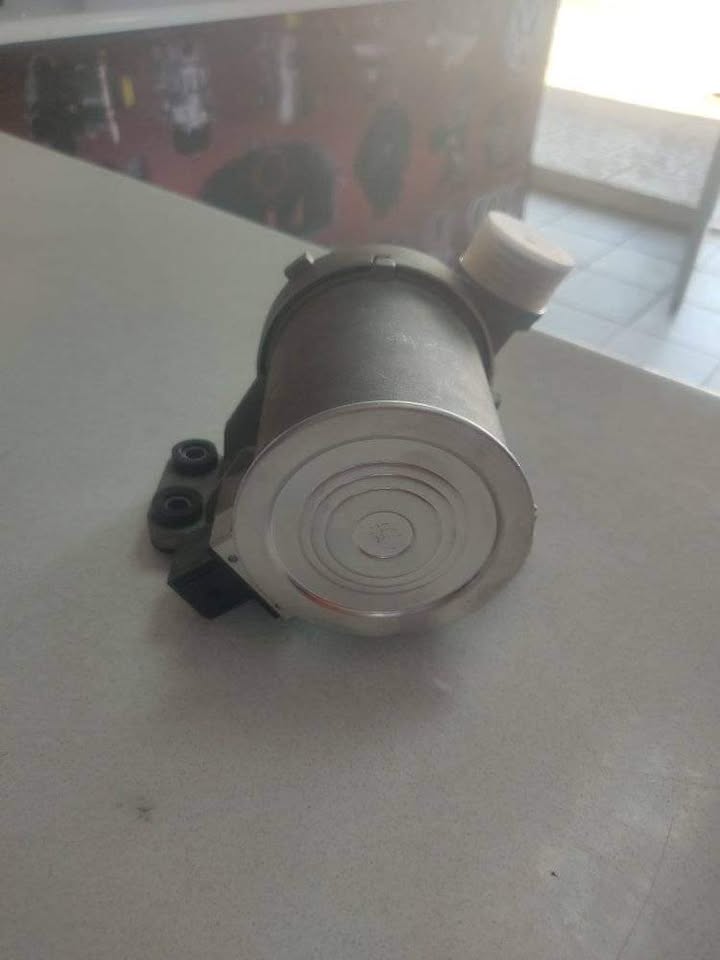 Brand New Water Pump BMW - Private Seller