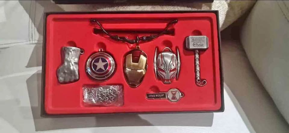 Marvel Avengers end game collectable set Marvel Avengers end game collectable set
