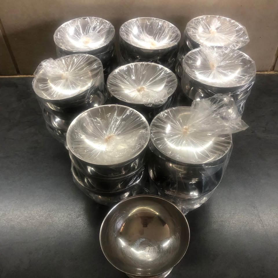 24 x Stainless Steel Ice-cream cups. Used but good condition. 24 x Stainless Steel Ice-cream cups. Used but good condition.