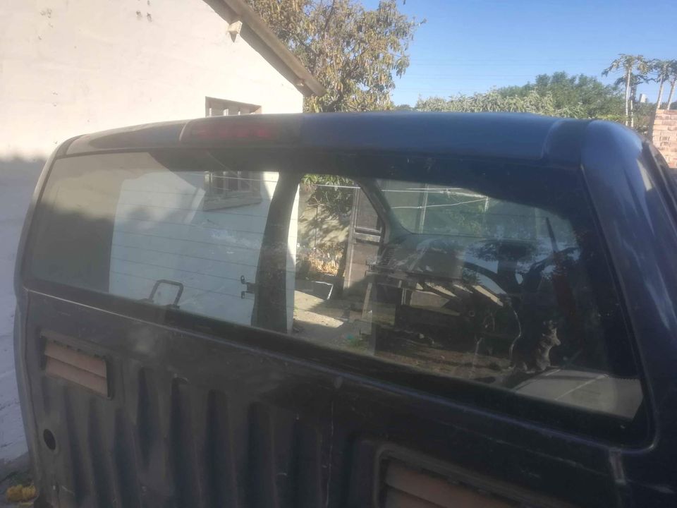 Ford Ranger T Rear Windscreen - Private Seller Ford Ranger T Rear Windscreen - Private Seller