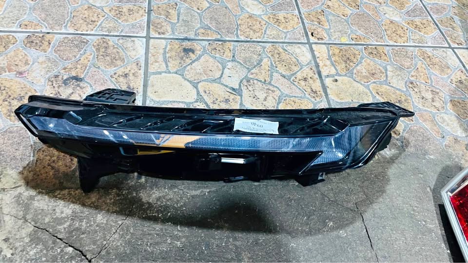 Omoda C5 DRL headlight - Private Seller Omoda C5 DRL headlight - Private Seller