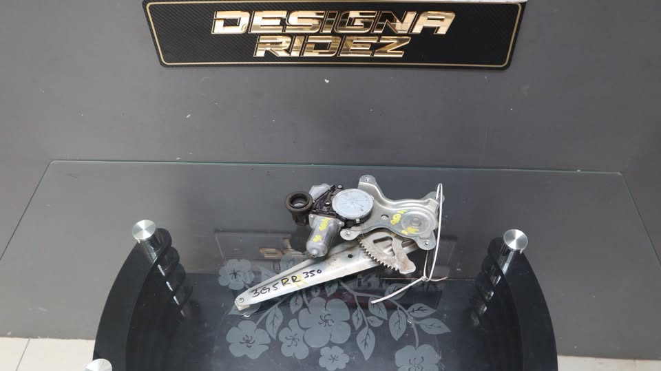 3 GS350 LEXUS REAR RIGHT WINDOW MECHANISM - Private Seller 3 GS350 LEXUS REAR RIGHT WINDOW MECHANISM - Private Seller