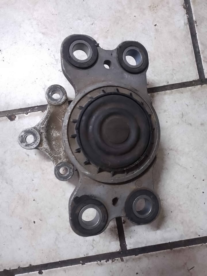 VOLVO S60 2012 ENGINE MOUNTING FOR SALE - Private Seller VOLVO S60 2012 ENGINE MOUNTING FOR SALE - Private Seller