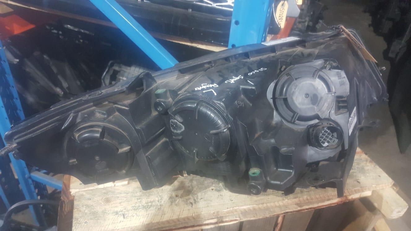2016 Discovery Sport Headlight For Sale - Private Seller 2016 Discovery Sport Headlight For Sale - Private Seller