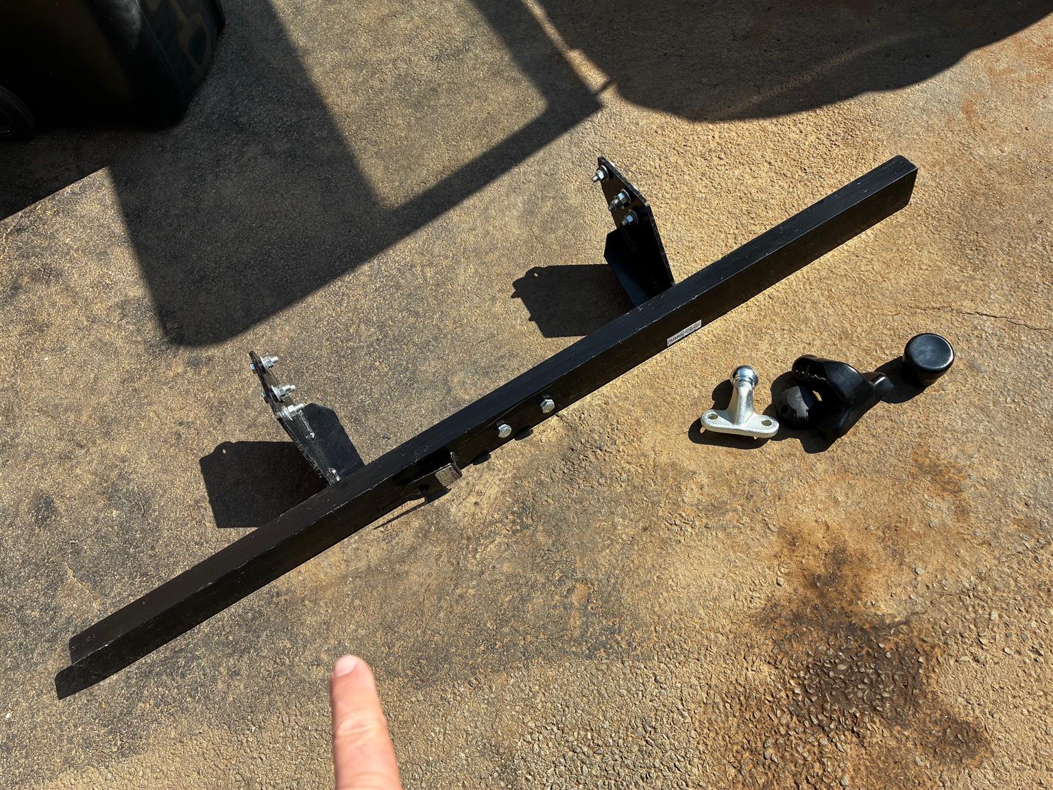 Tow Bar BRAND NEW as per pictures - Private Seller