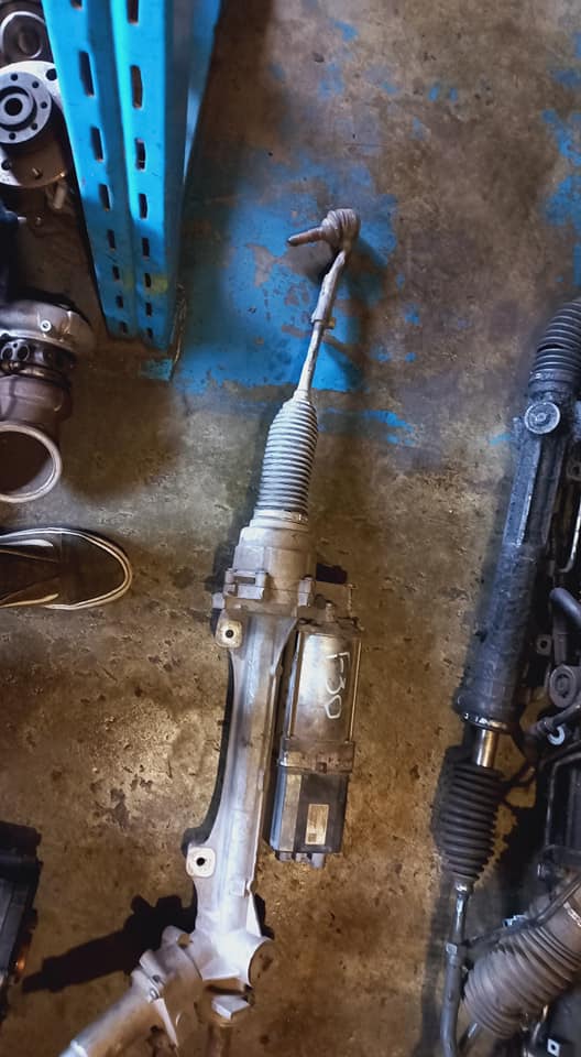 Bmw Engine Covers Radiators Mirriors steering rack aircorn pumps & Hubs - Private Seller Bmw Engine Covers Radiators Mirriors steering rack aircorn pumps & Hubs - Private Seller