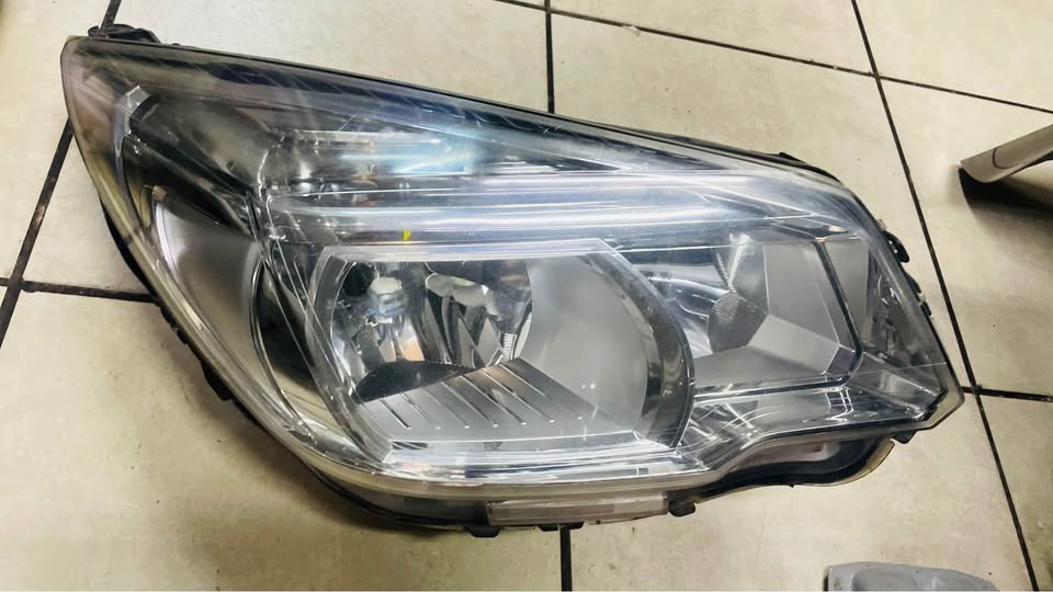 Chevrolet Trailblazer headlight - Private Seller Chevrolet Trailblazer headlight - Private Seller