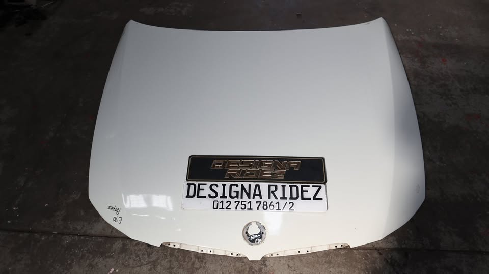 BMW E90 3 SERIES BONNET PRE FACE WHITE - Private Seller BMW E90 3 SERIES BONNET PRE FACE WHITE - Private Seller