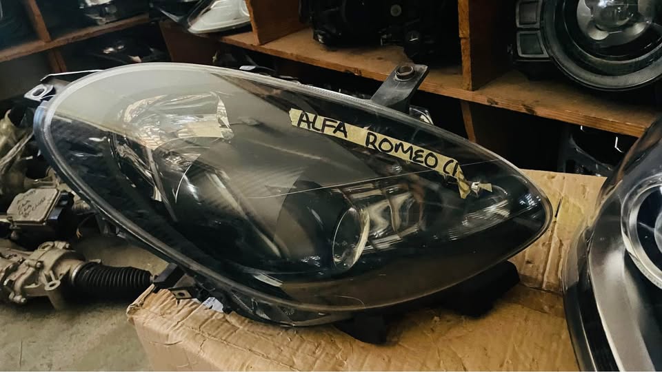 Alfa Romeo Giulietta headlight - Private Seller