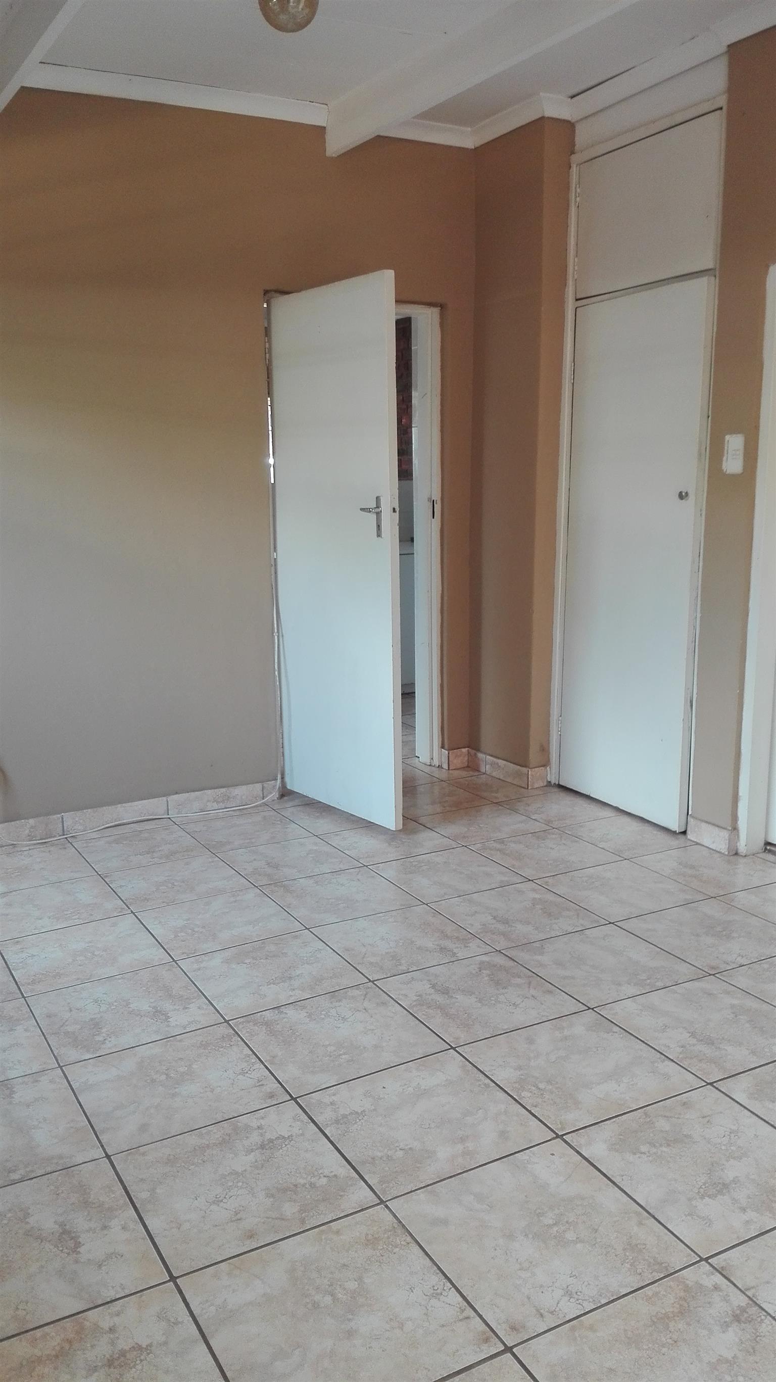 1 Slaapkamer Tuinwoonstel Pretoria Noord Dorandia Junk Mail