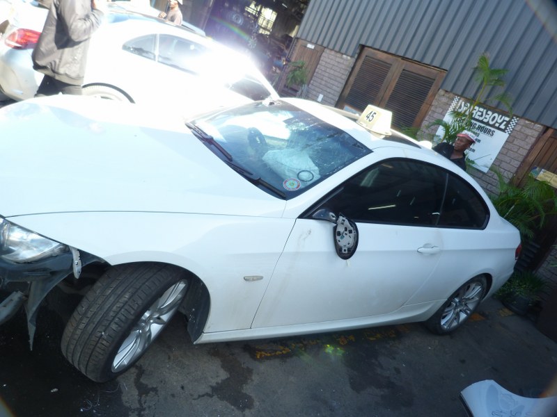 BMW 325i E92 Coupe Manual White - 2008 STRIPPING FOR SPARES - Private Seller BMW 325i E92 Coupe Manual White - 2008 STRIPPING FOR SPARES - Private Seller