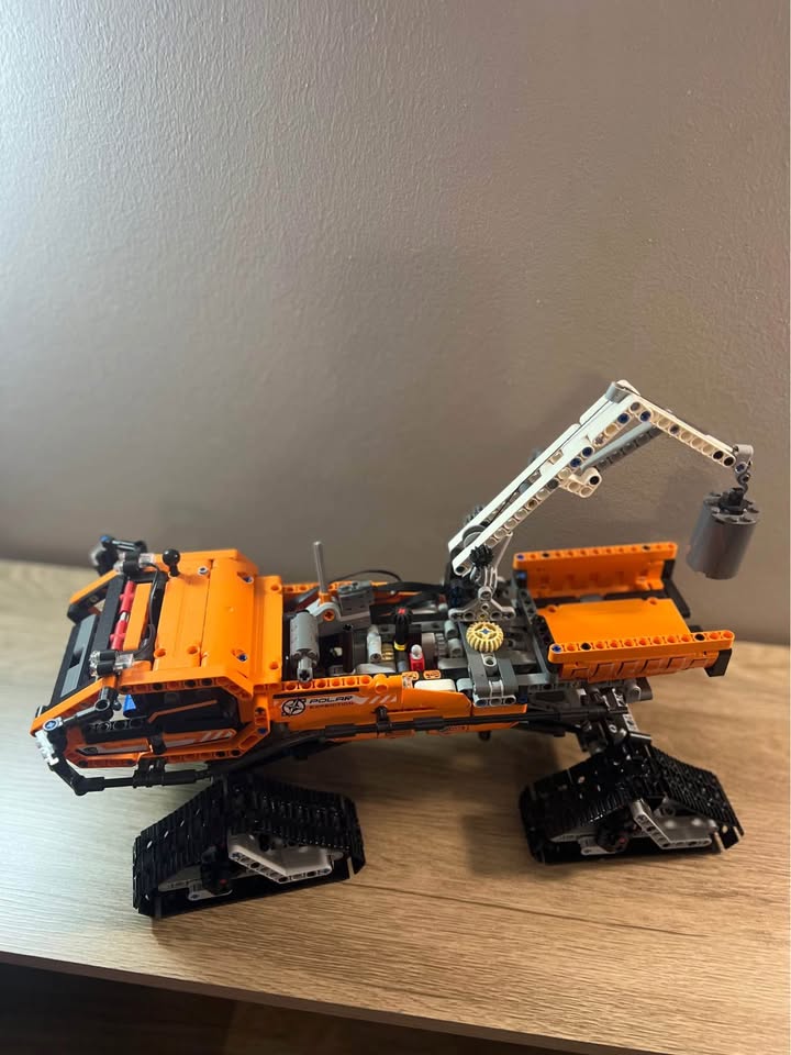 Very Rare LEGO 42038 Technic Arctic Truck.
