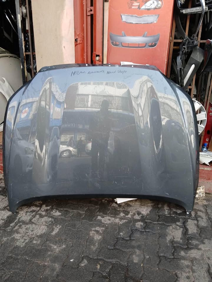 Nissan Navara bonnet (new shape) - Private Seller Nissan Navara bonnet (new shape) - Private Seller