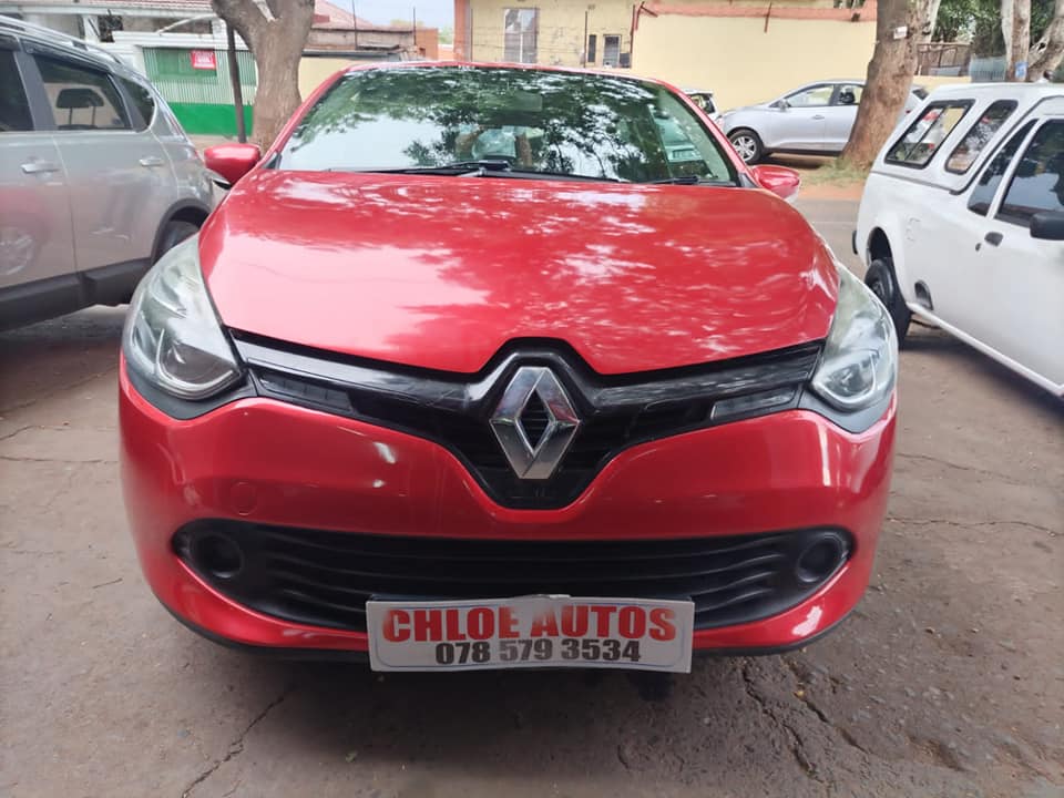 2016 Renault Clio T900 Red 660000km