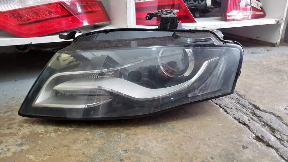 Audi A4 B8 Preface Xenon Headlight - Private Seller Audi A4 B8 Preface Xenon Headlight - Private Seller