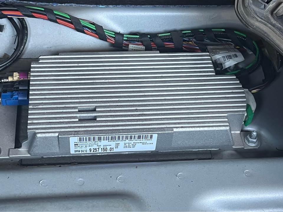 BMW F30 Harman Kardon Amplifier For Sale still in the car)original - Private Seller BMW F30 Harman Kardon Amplifier For Sale still in the car)original - Private Seller