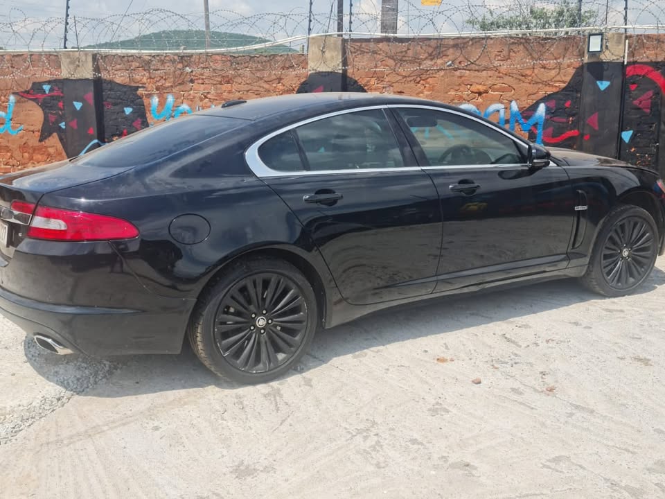 2011 JAGUAR XF 3.0DS STRIPPING AS SPARES