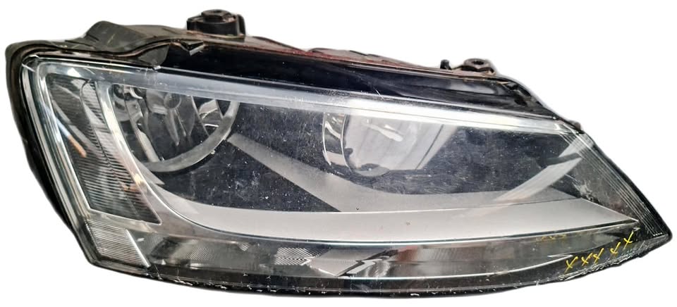 VOLKSWAGEN JETTA 6 HEADLIGHT - Private Seller