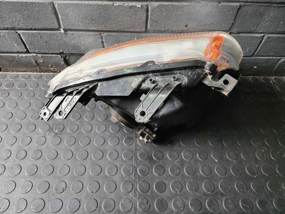 FORD RANGER T6 HEADLIGHT