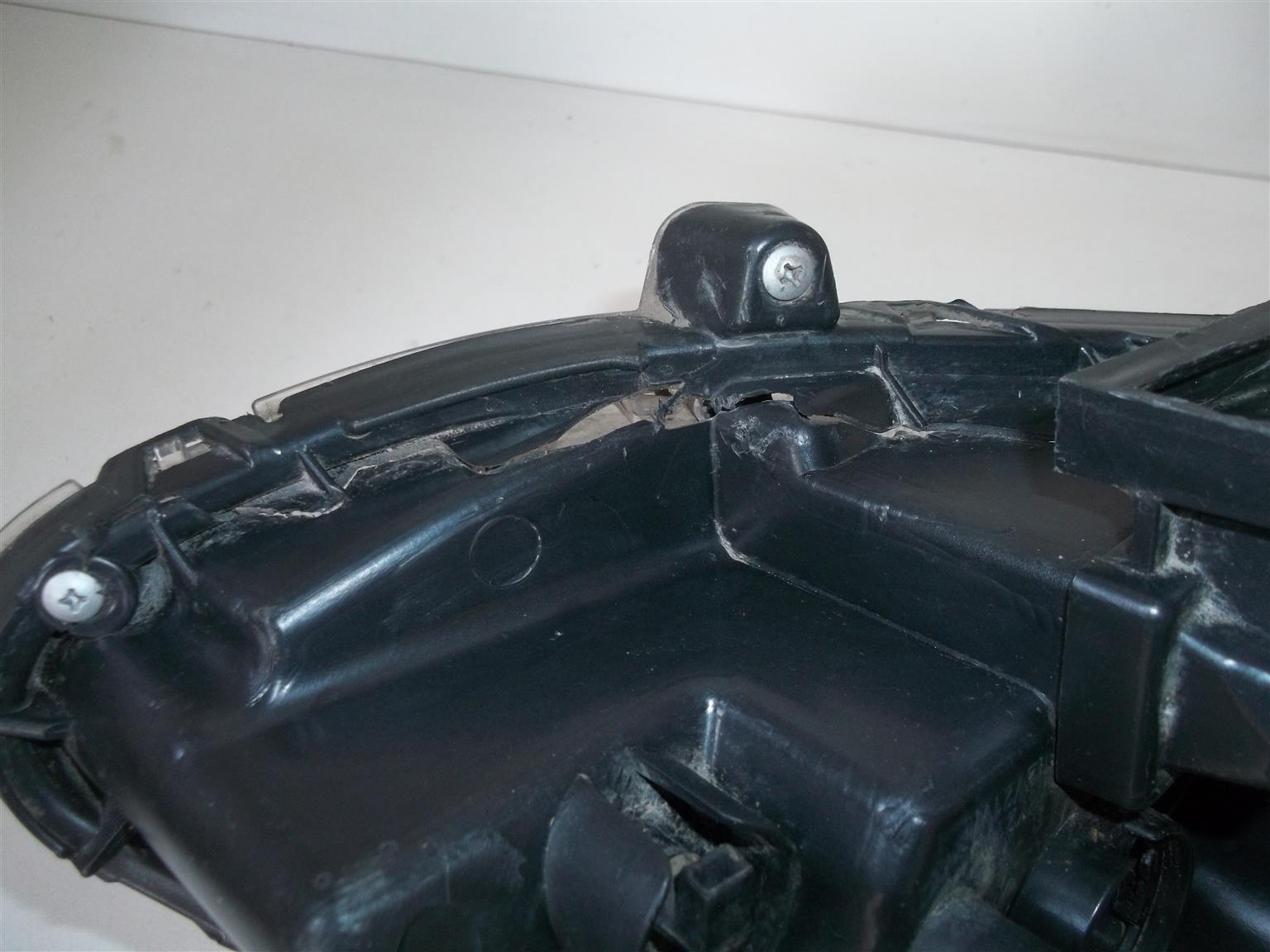 Nissan Almera '14+ left headlight - Private Seller Nissan Almera '14+ left headlight - Private Seller