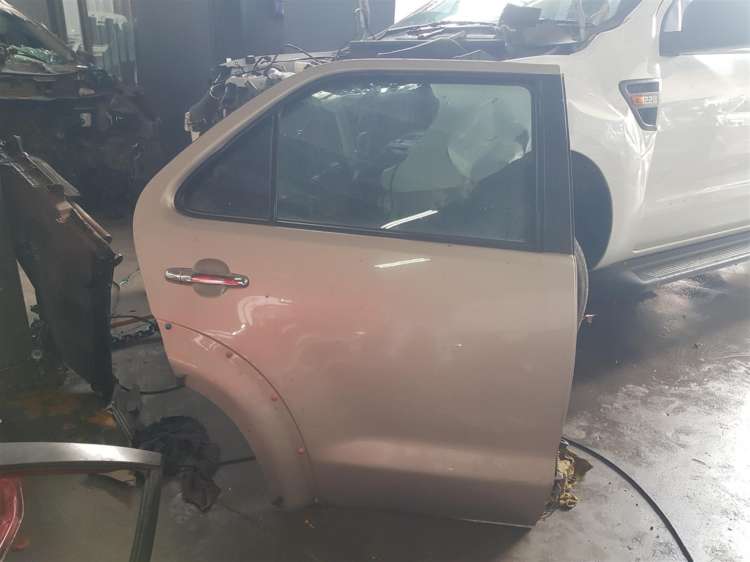Toyota Fortuner D4D Door, window mechanism, Door lock, Window glass for sale - Private Seller