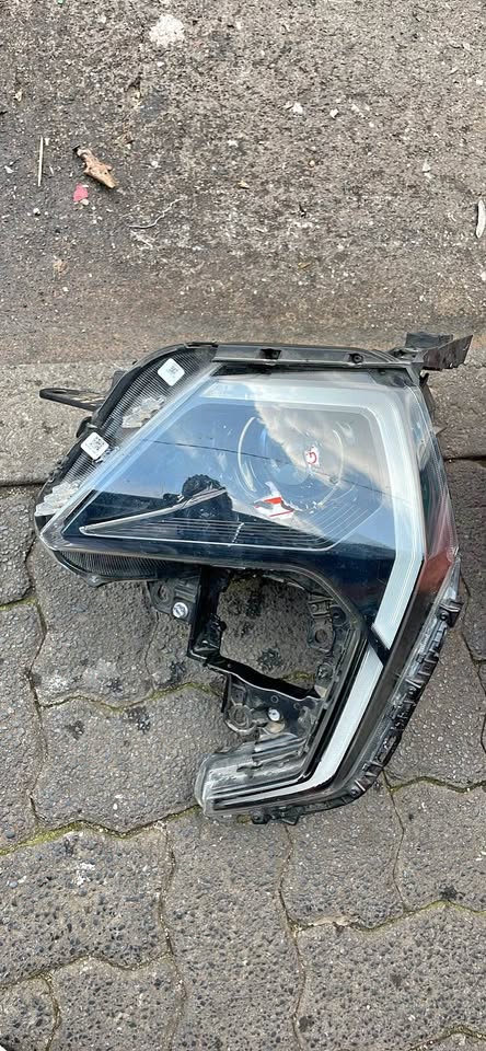 Mahindra XUV 3XO headlight 2024 - Private Seller Mahindra XUV 3XO headlight 2024 - Private Seller
