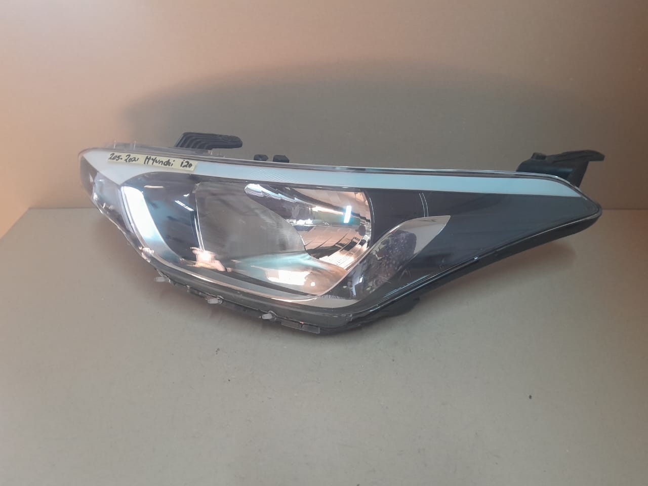 2015-2021 HYUNDAI I20 GRAND LEFT SIDE HEADLIGHT FOR SALE - Private Seller