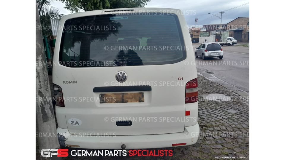 2006 VOLKSWAGEN t5 kombi 2.5 tdi  NOW STRIPPING FOR SPARES - Private Seller
