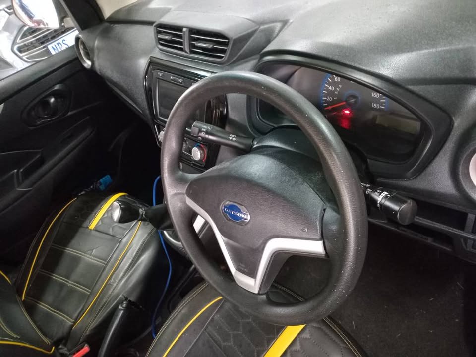 2021 Datsun Go 1.2Lux Hatch manual Silver Color  43000KM